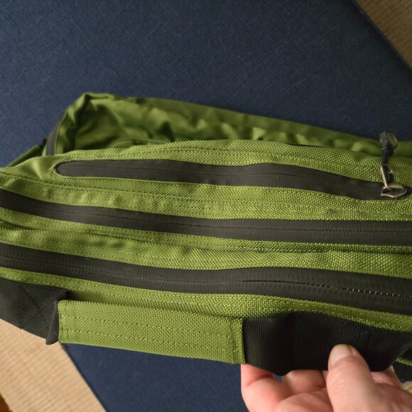 Used Green Patagonia Carry-on/Weekender bag MCL - Picture 10 of 16